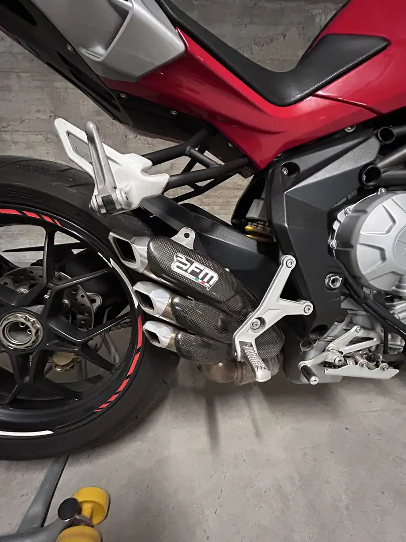 MV Agusta Brutale 675 - 2