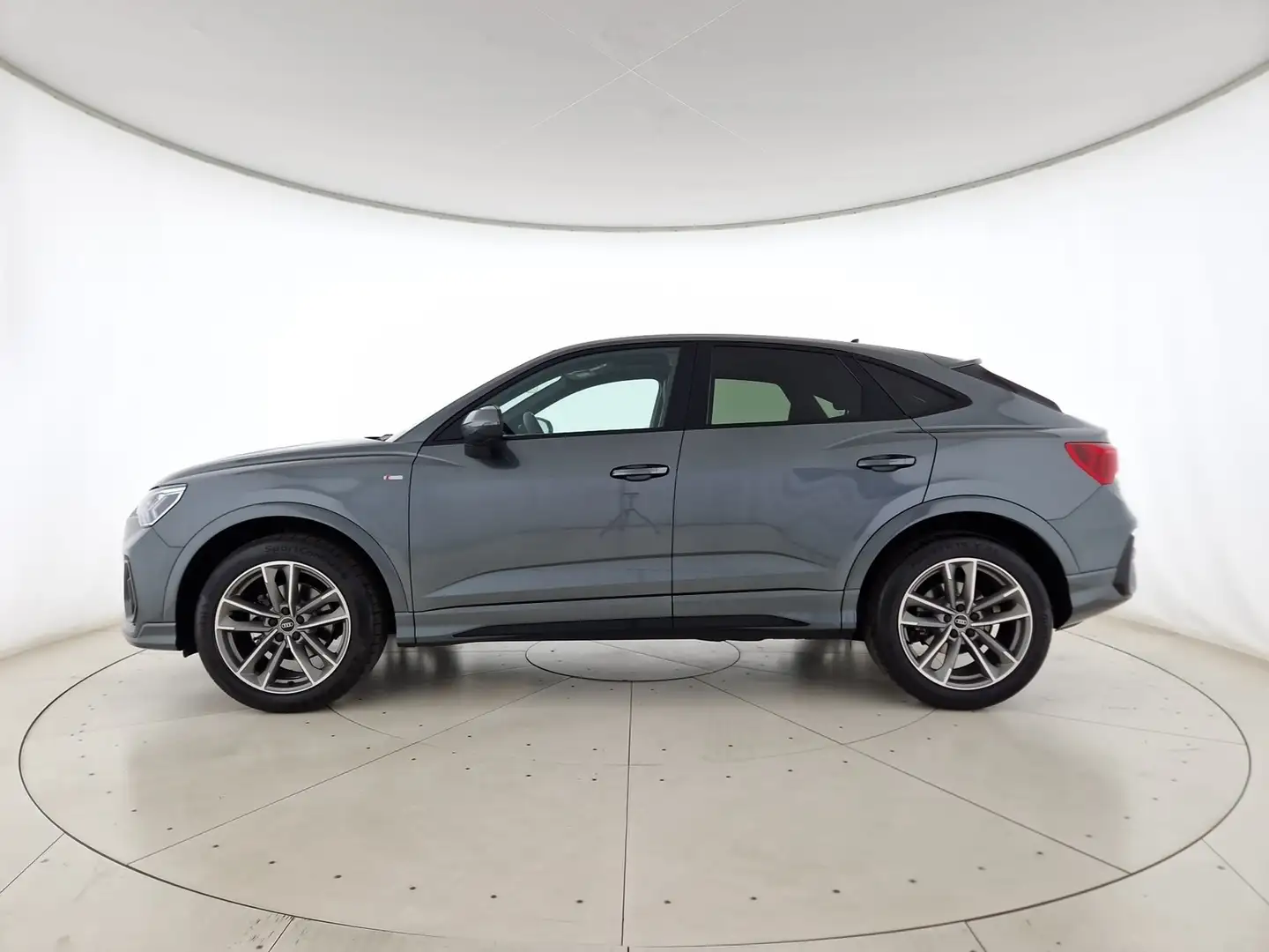 Audi Q3 sportback 35 2.0 tdi s line edition s-tronic Gris - 2