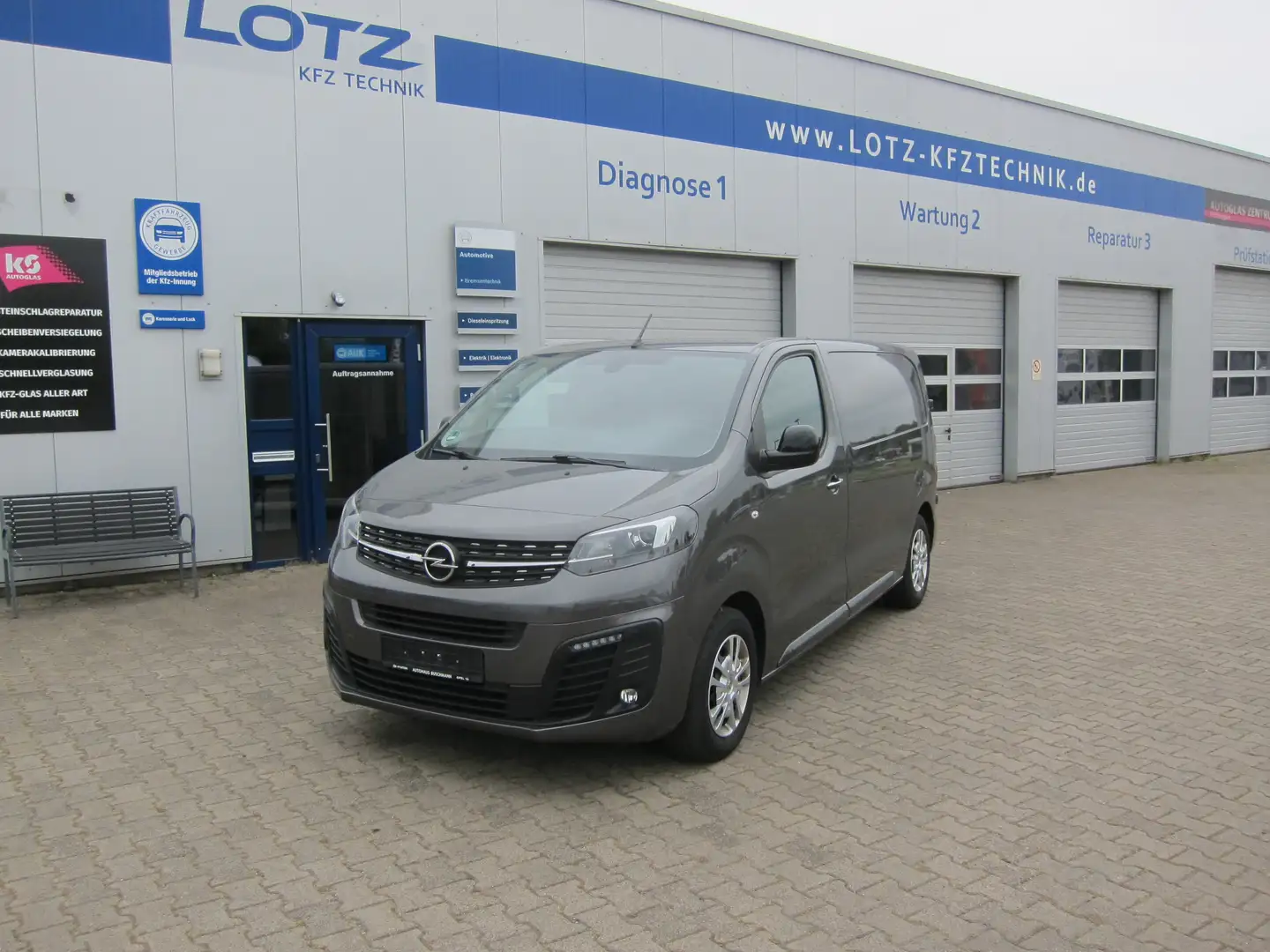 Opel Vivaro Edition M (L2) Grau - 1