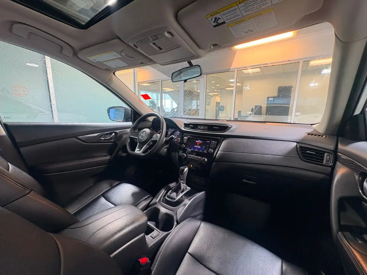 Nissan Rogue снимка Nissan Rogue