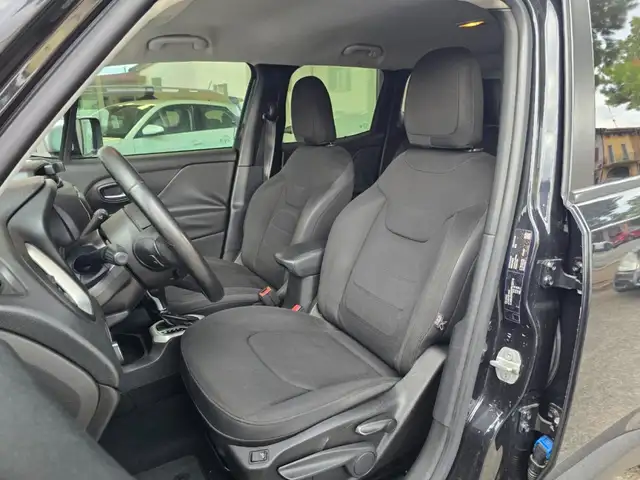 Jeep Renegade view 7