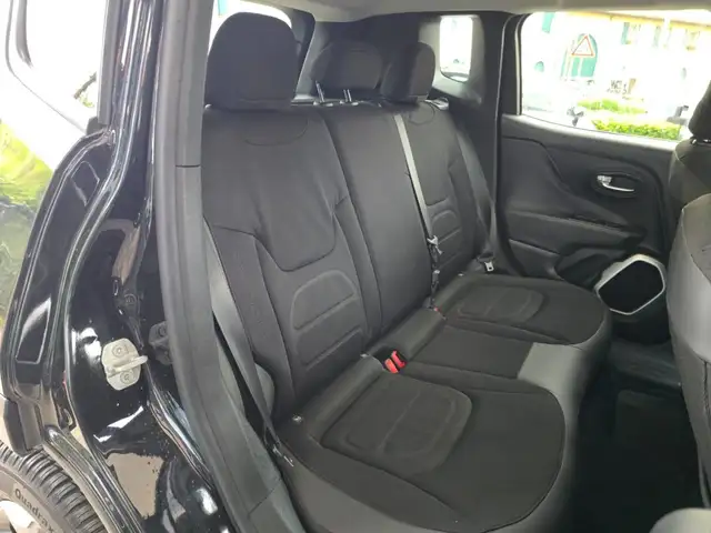 Jeep Renegade view 12