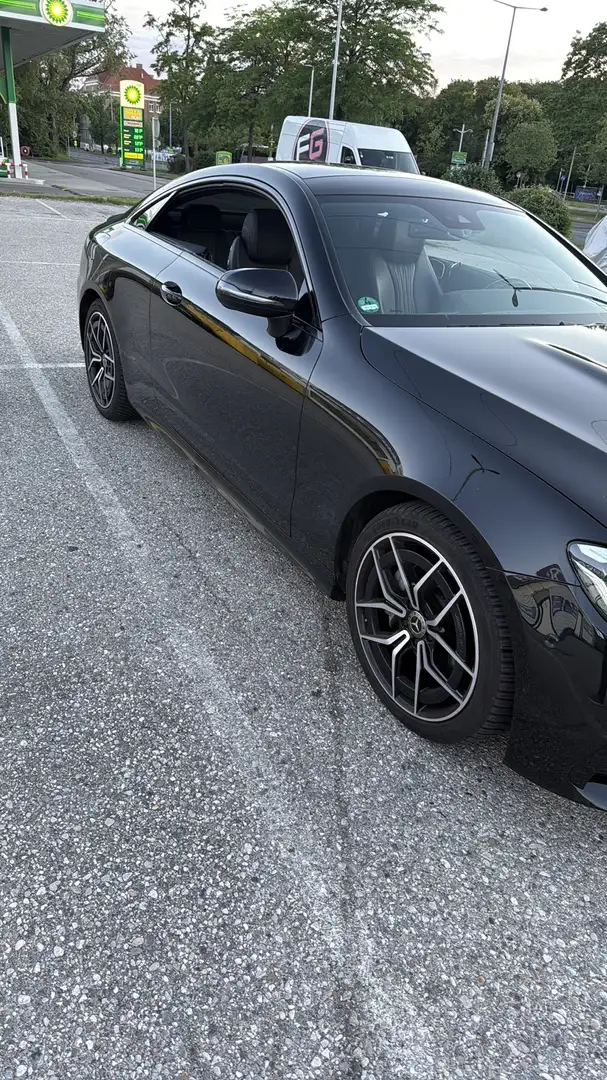 Mercedes-Benz E 220 D Amg Line.pano.burmester.voll Leder.360 Grad . Schwarz - 2