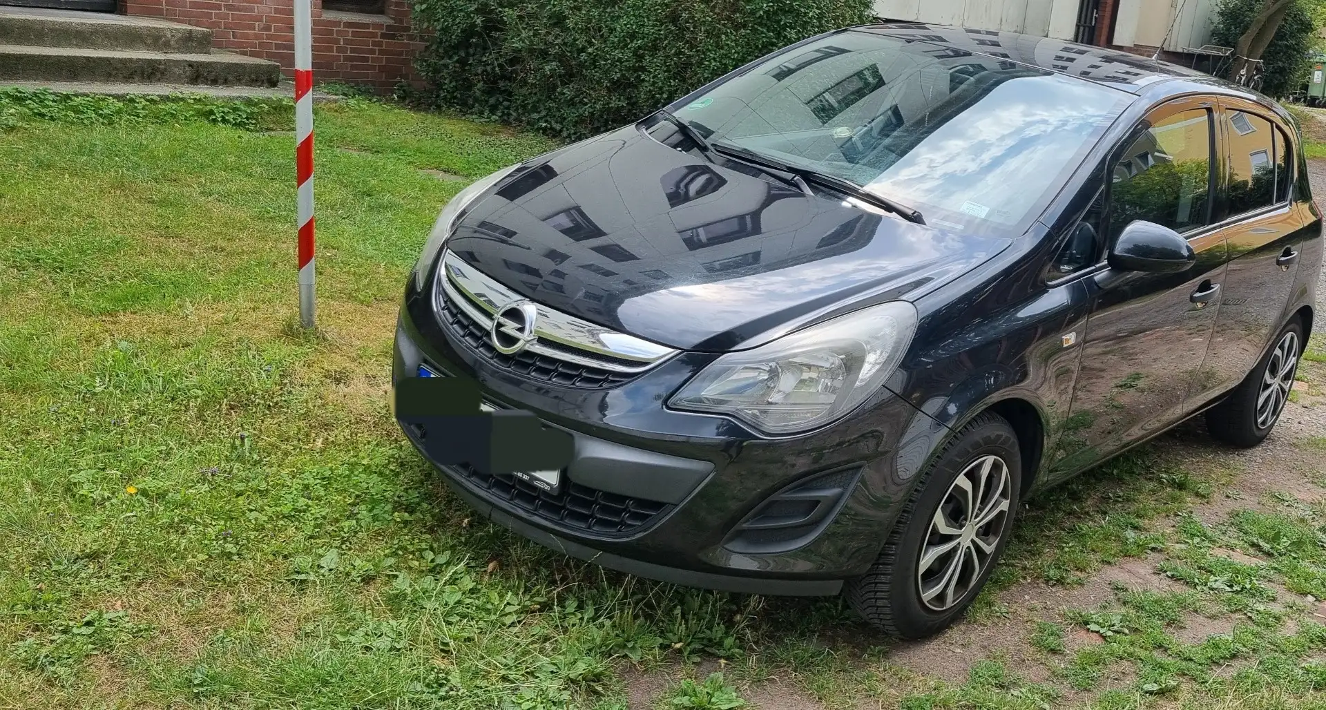 Opel Corsa Selection Schwarz - 1