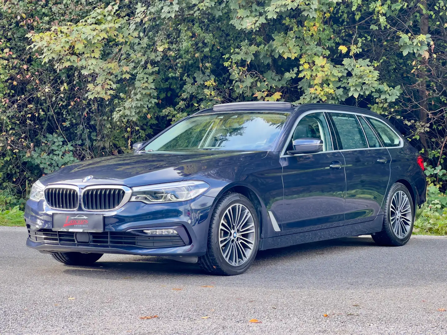 BMW 520 520 d xDrive Sport Line Aut. Pano*ACC*LED*AHK*HUP*LEDER Blau - 1