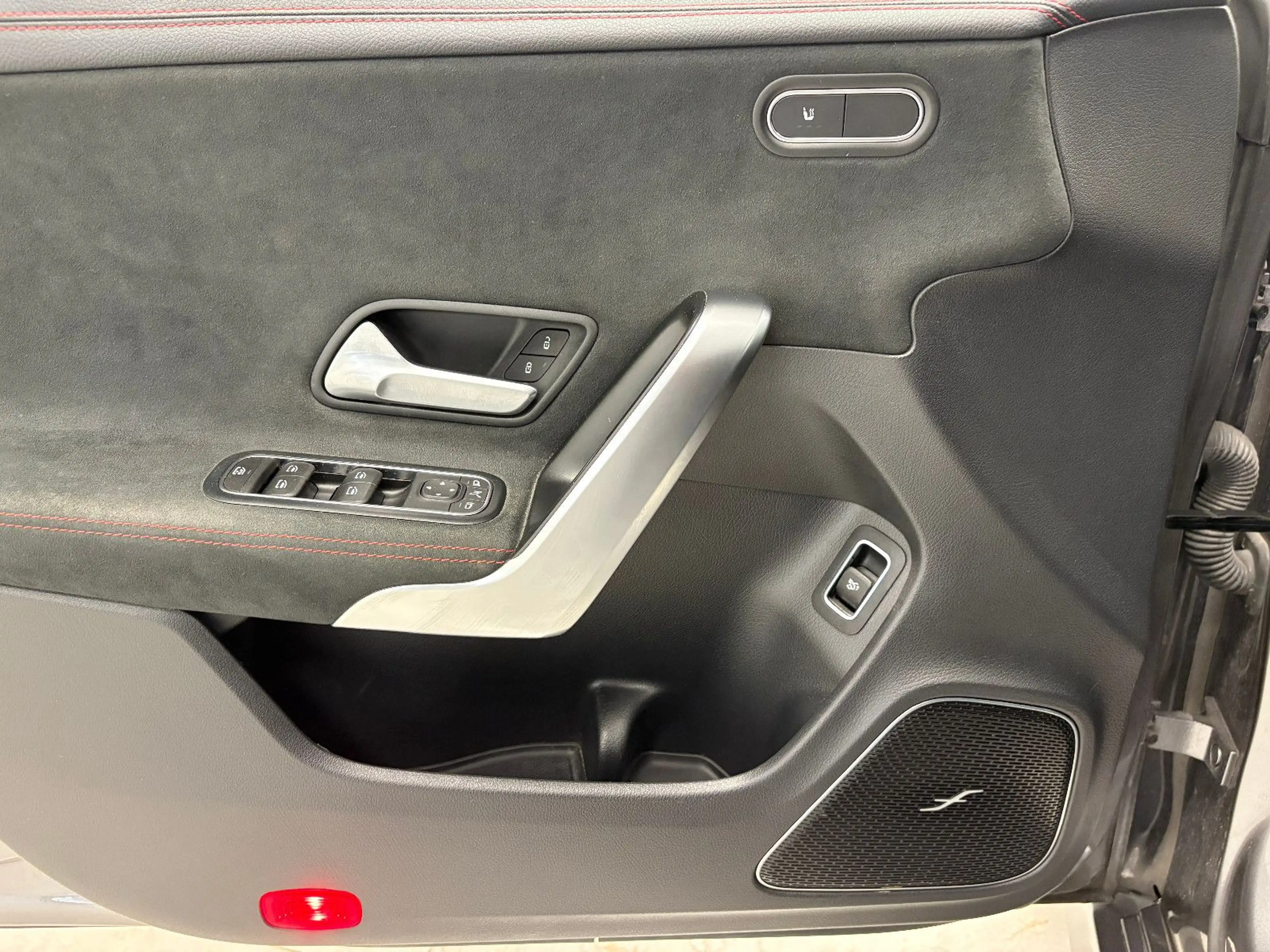 Mercedes-Benz CLA 220 d 4Matic*AMG-LINE*PANO*BURMESTER*360°* — photo 13