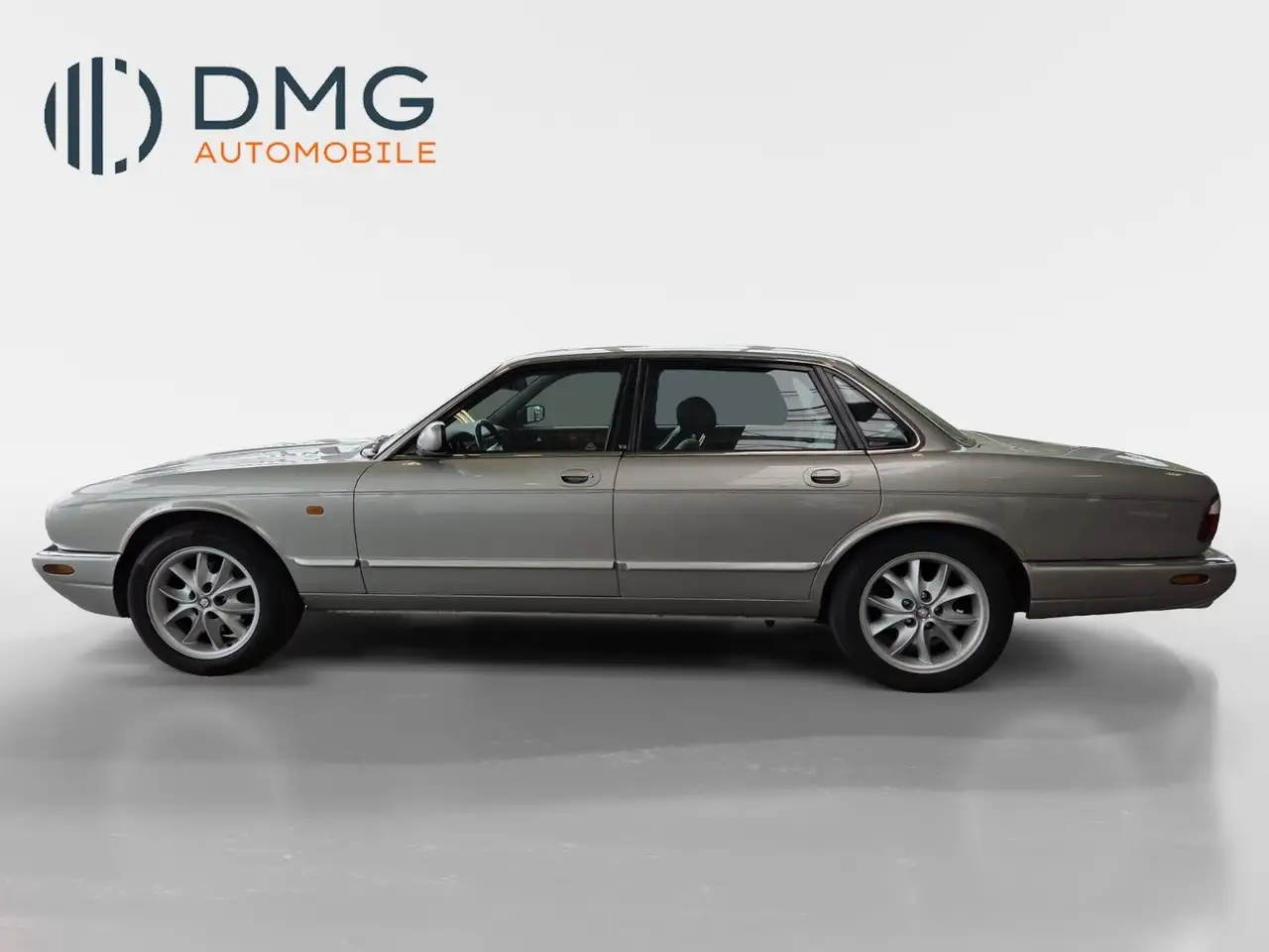 Jaguar XJ8 3.2 Executive, foto 1