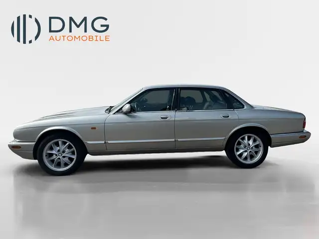 Jaguar XJ8 3.2 Executive