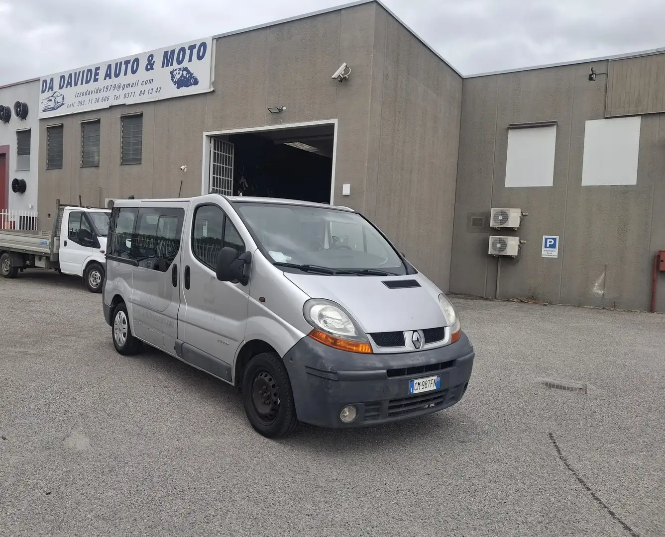 Renault Trafic - 1