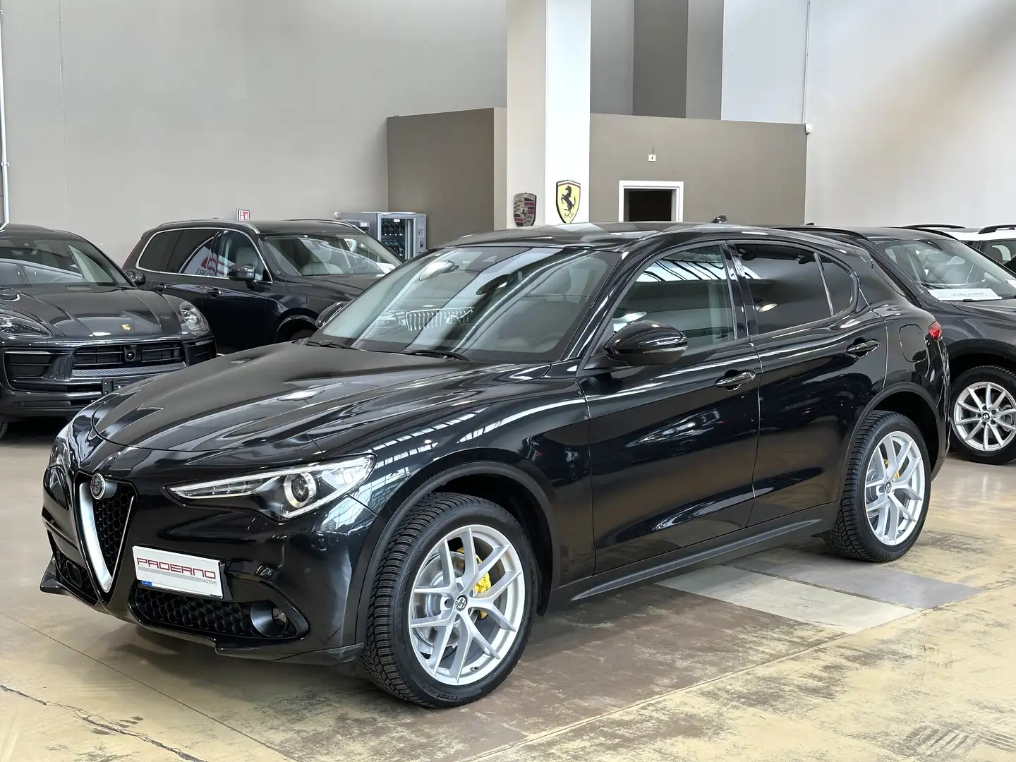 Alfa Romeo Stelvio 2.2 t Business Q4 180cv auto - 20" - Pelle-Paddles Zwart - 1