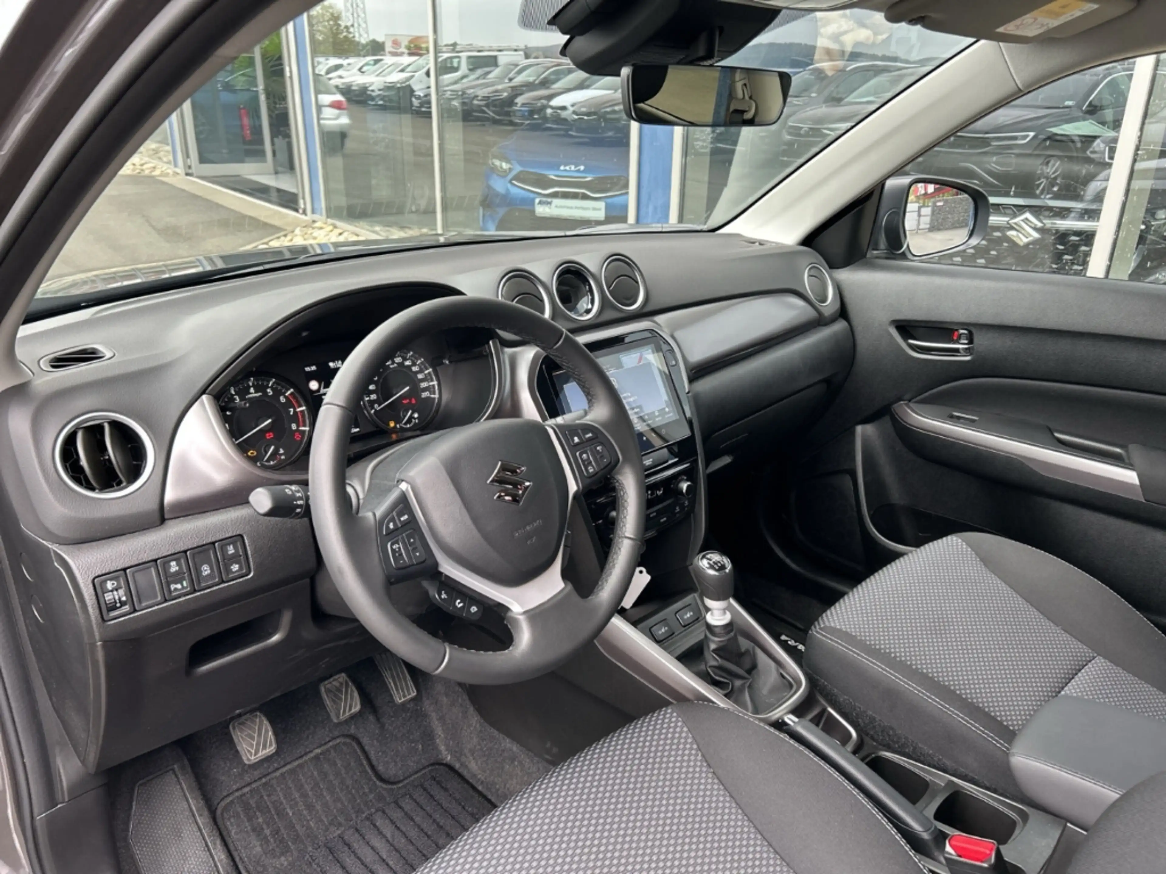 Suzuki Vitara 1.4GL+ Mild Hybrid 48V LED Navi RFK LM 17 SHZ Blue — photo 9