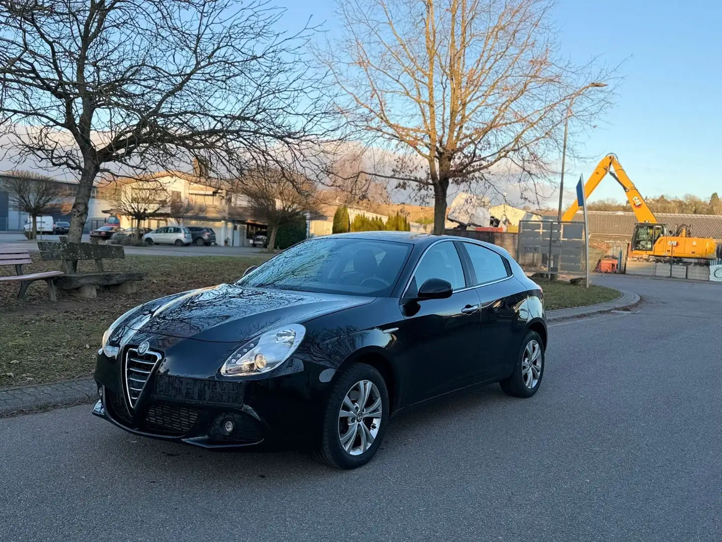 Alfa Romeo Giulietta 2.0 JTD I Xenon I 2.Hand Schwarz - 1