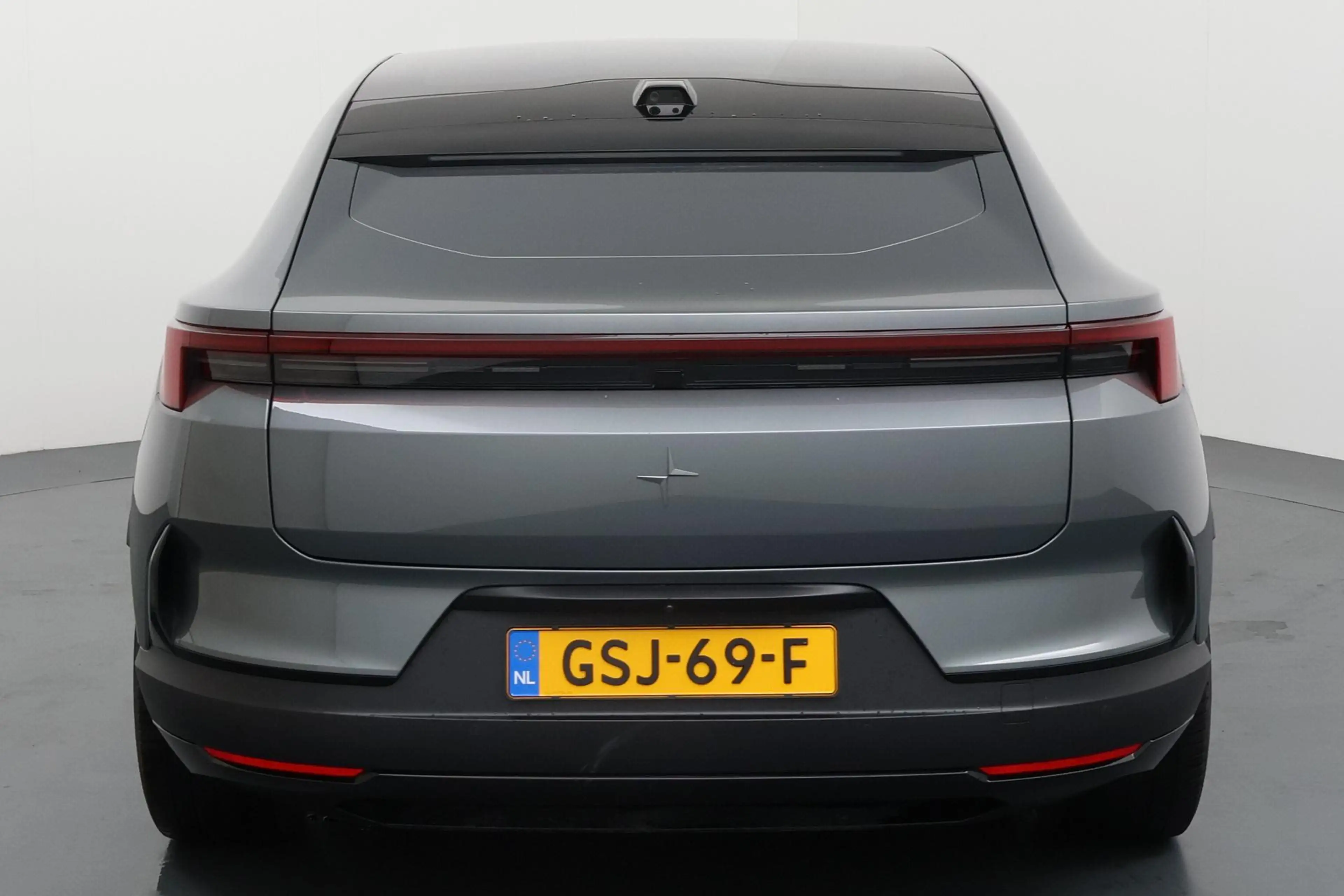 Polestar 4 Long Range Single motor 100 kWh Zweeds design met — photo 9