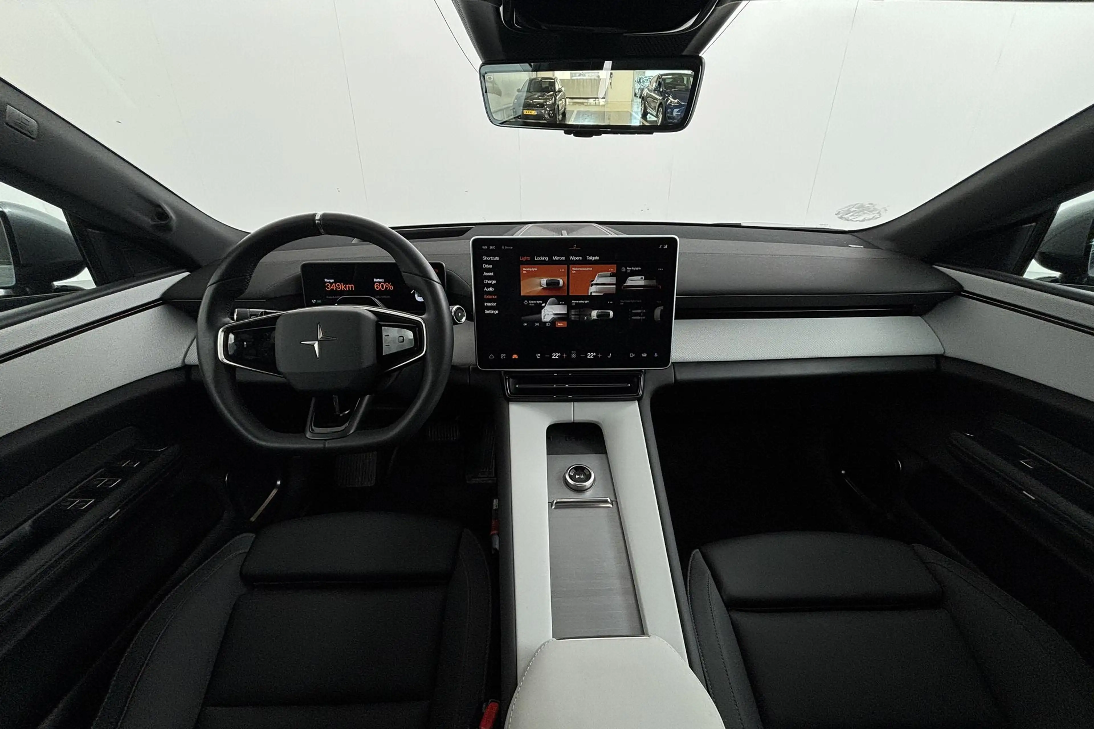 Polestar 4 Long Range Single motor 100 kWh Zweeds design met — photo 2