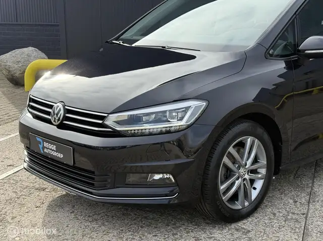 Volkswagen Touran view 6