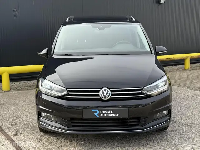 Volkswagen Touran view 5