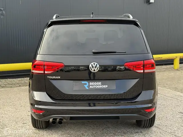 Volkswagen Touran view 8