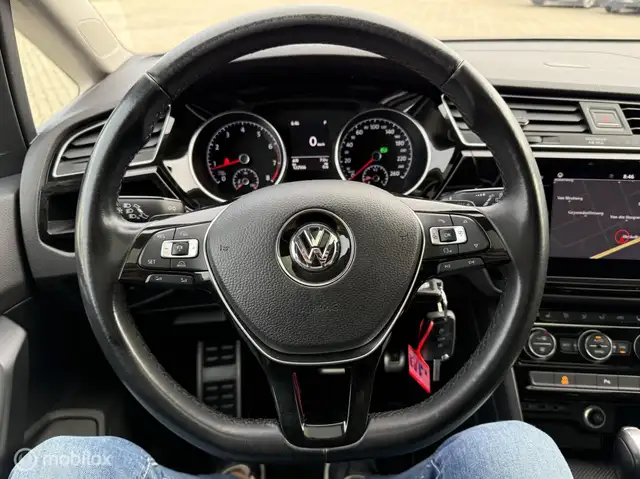Volkswagen Touran view 12