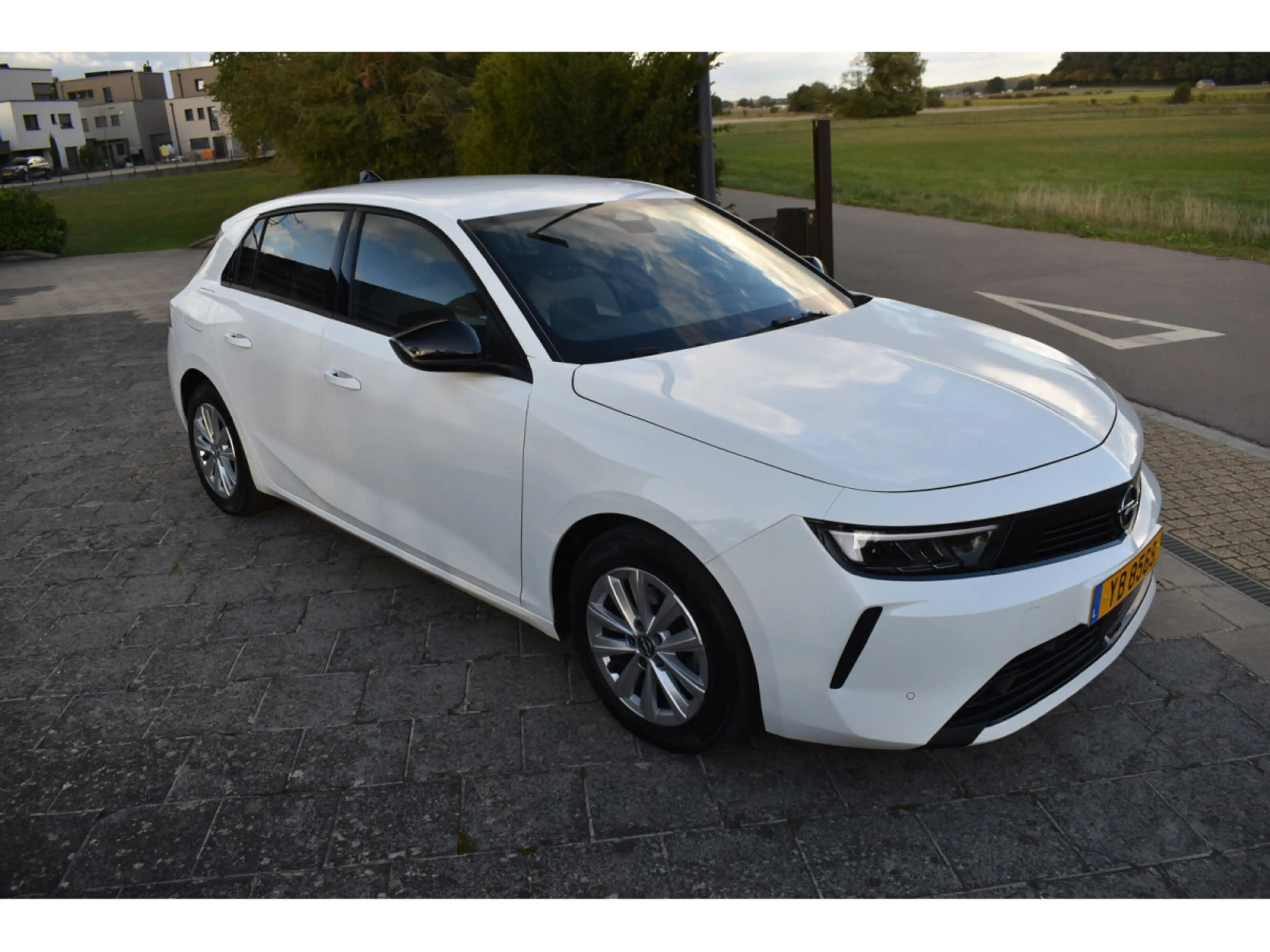 Opel Astra 1,2 Turbo 130 S/Edition Automatic — photo 3
