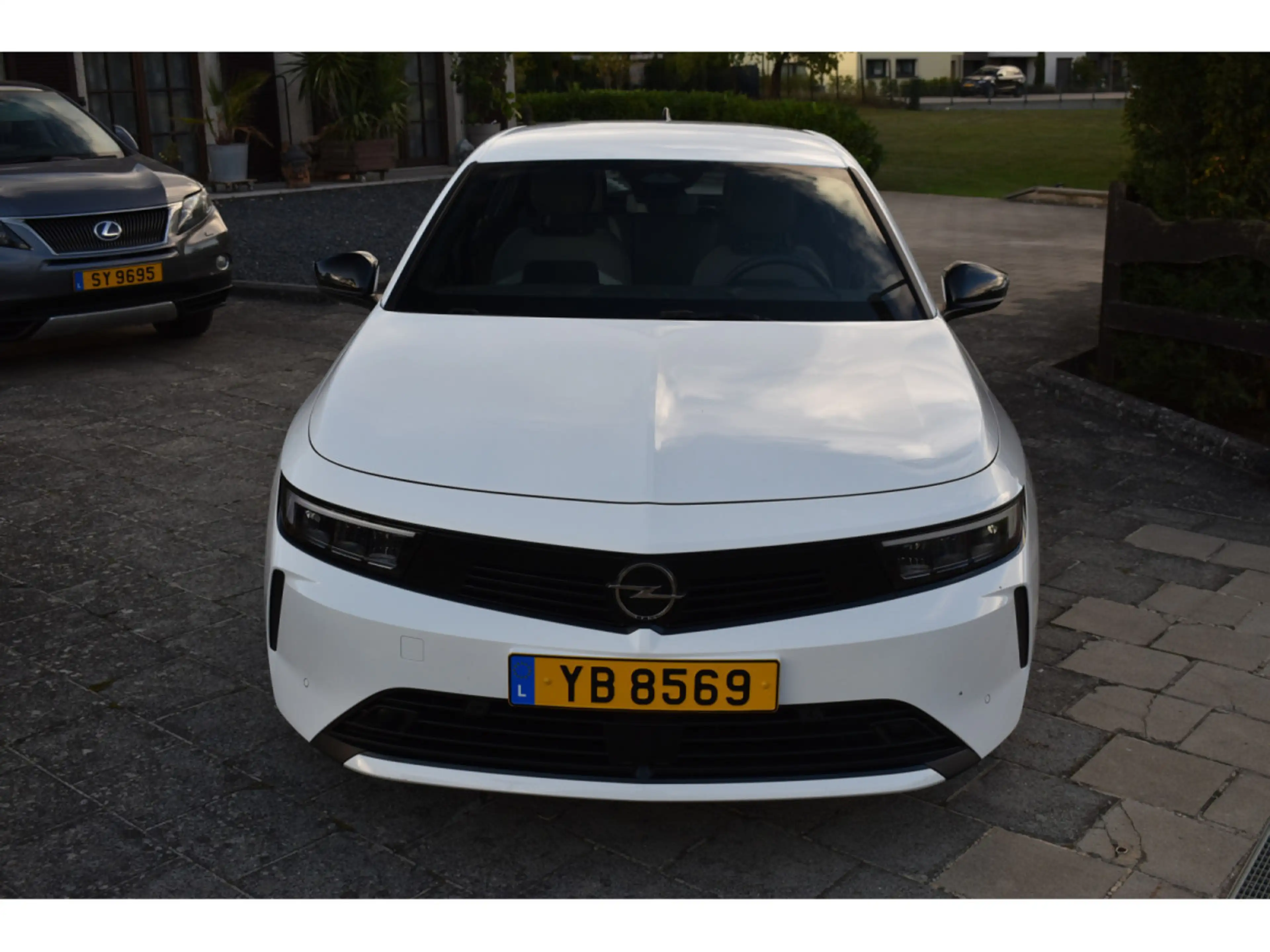 Opel Astra 1,2 Turbo 130 S/Edition Automatic — photo 2