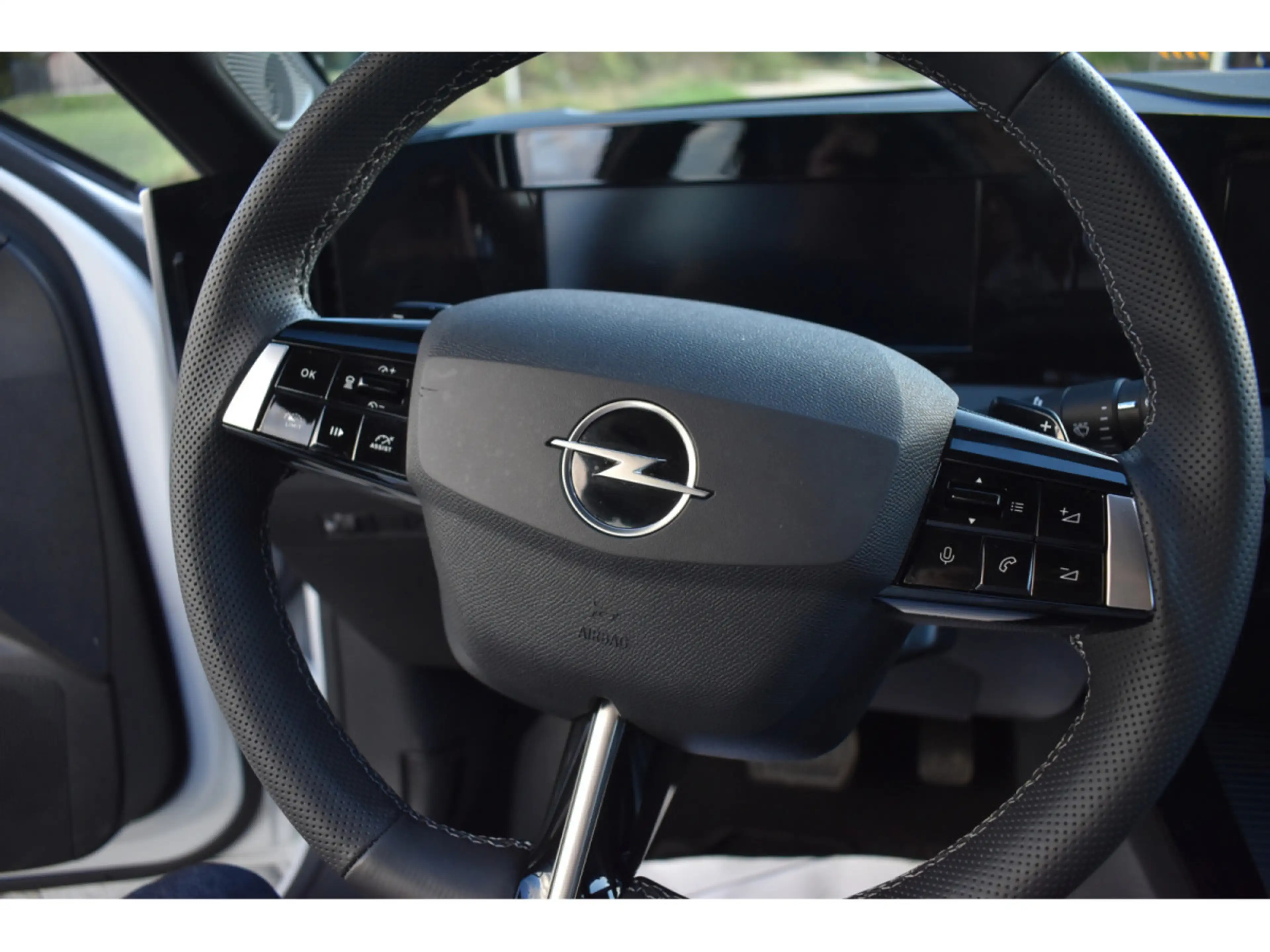 Opel Astra 1,2 Turbo 130 S/Edition Automatic — photo 12