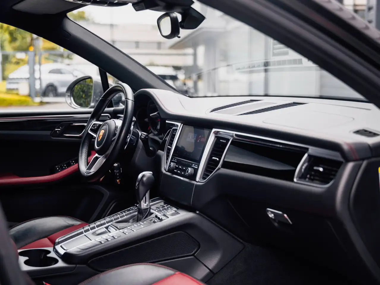 Porsche Macan — photo 16 sur 31
