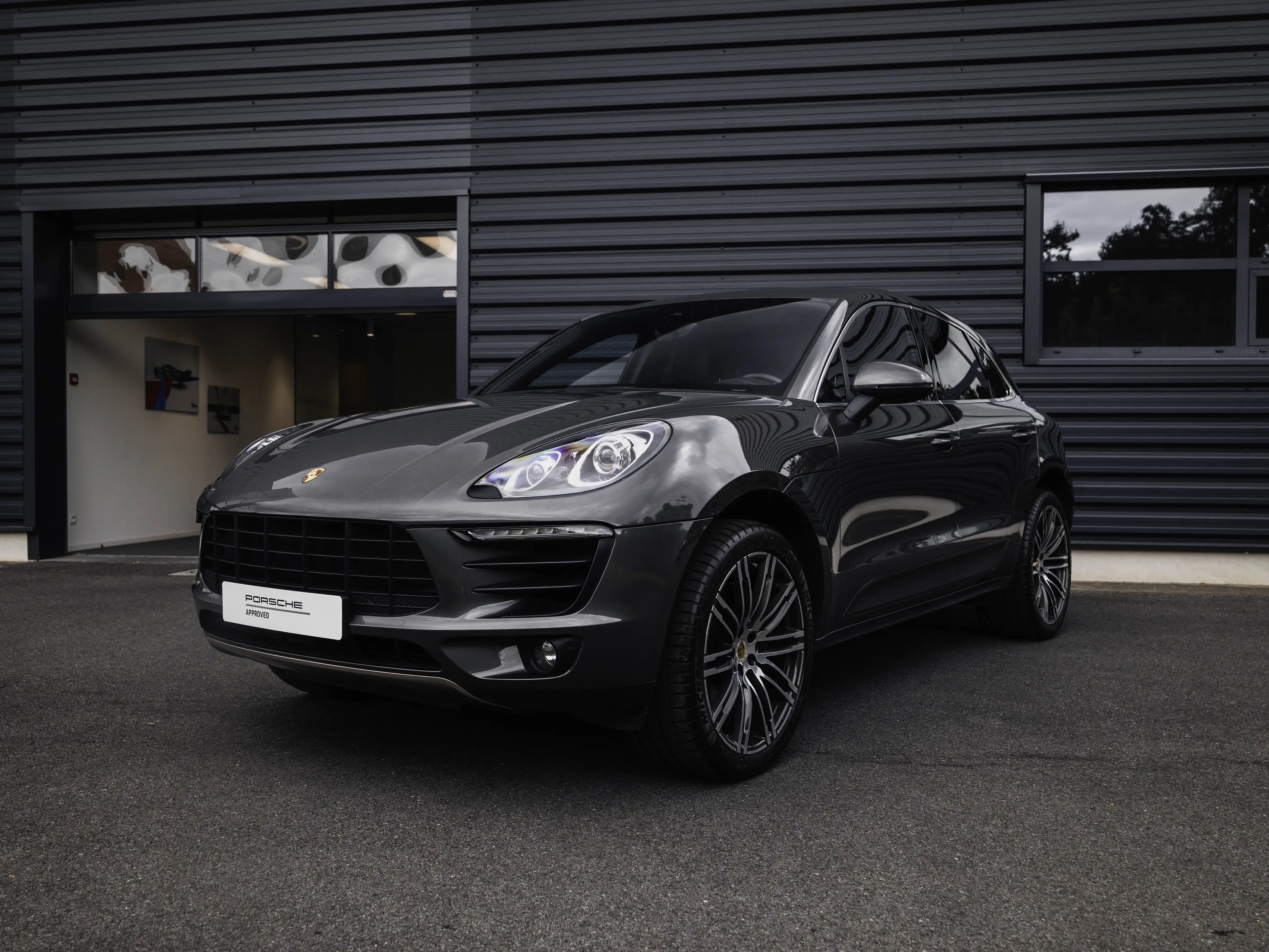 Porsche Macan Macan S - 1st owner - 2 YEARS Porsche Approved till 15 October — photo 2
