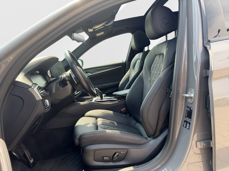 BMW 530 i Touring M Sport/LivePro/CarPlay/DrivingPro/Head- — photo 11