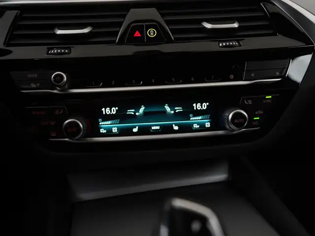 BMW 5 Series view 12
