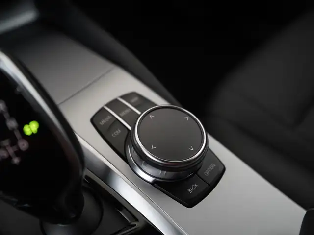 BMW 5 Series view 10