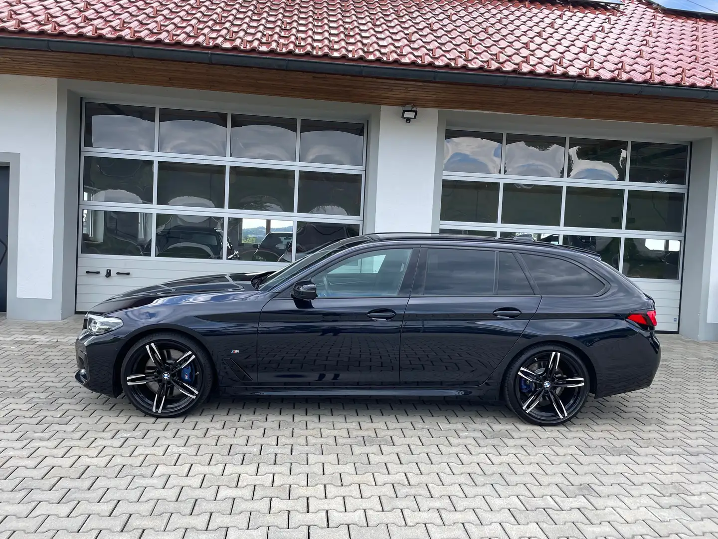 BMW 530 d xDrive M Sport *AHV*DIGITAL*LED*NAVI* Blau - 2