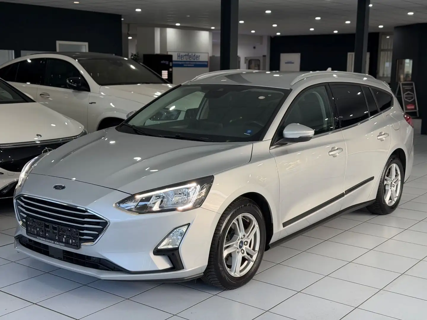 Ford Focus Turnier Cool&Connect*NAVI*CARPLAY*PARK-ASS Argent - 1