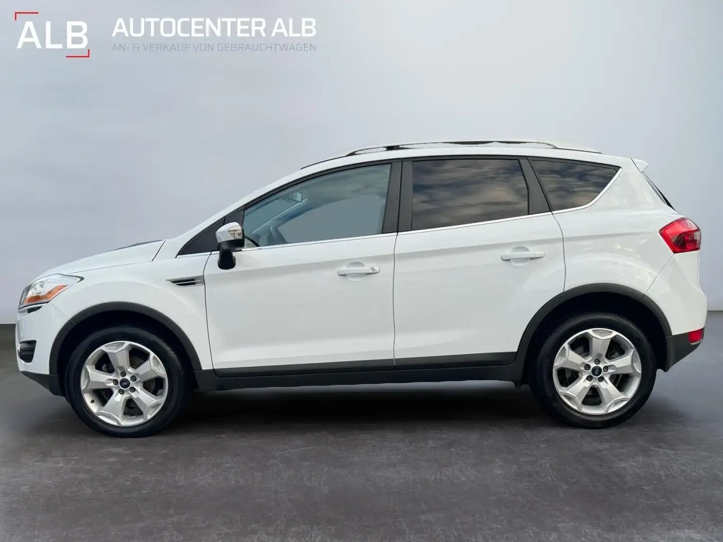 Ford Kuga Titanium 2.5/AUTOMATIK/4X4/PANO/LEDER/SUV/ Weiß - 2