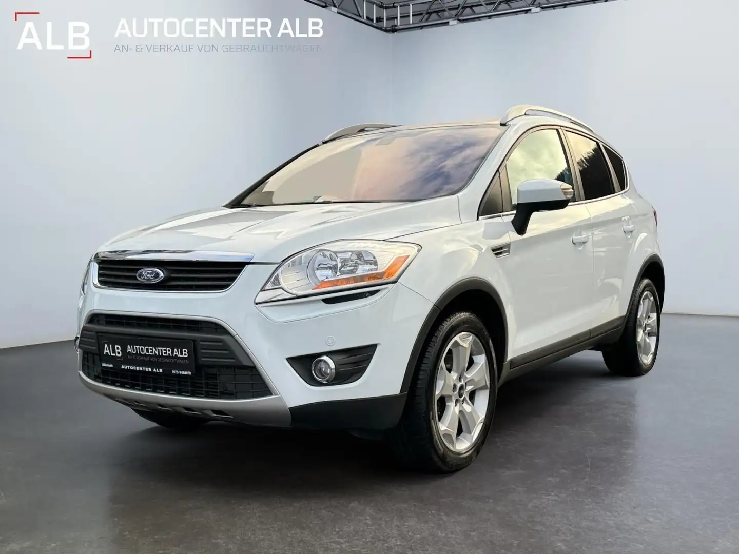 Ford Kuga Titanium 2.5/AUTOMATIK/4X4/PANO/LEDER/SUV/ Weiß - 1