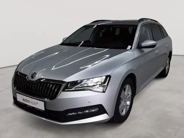 Skoda Superb view 2