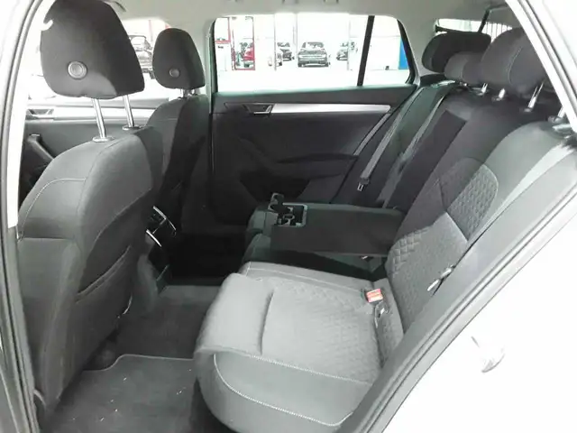 Skoda Superb view 13