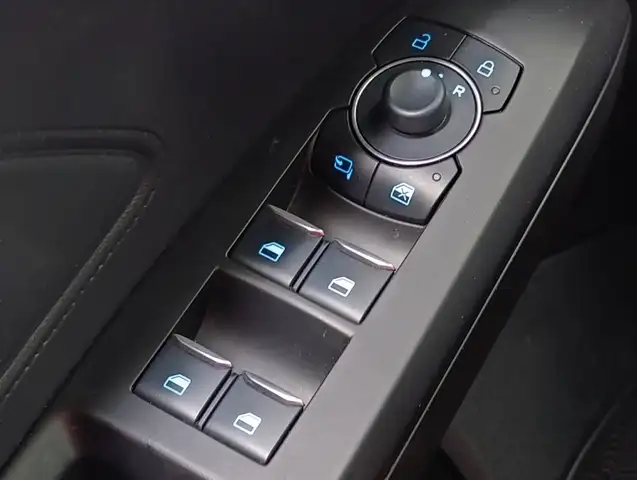 Ford Focus view 15