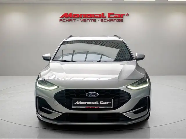 Ford Focus view 3