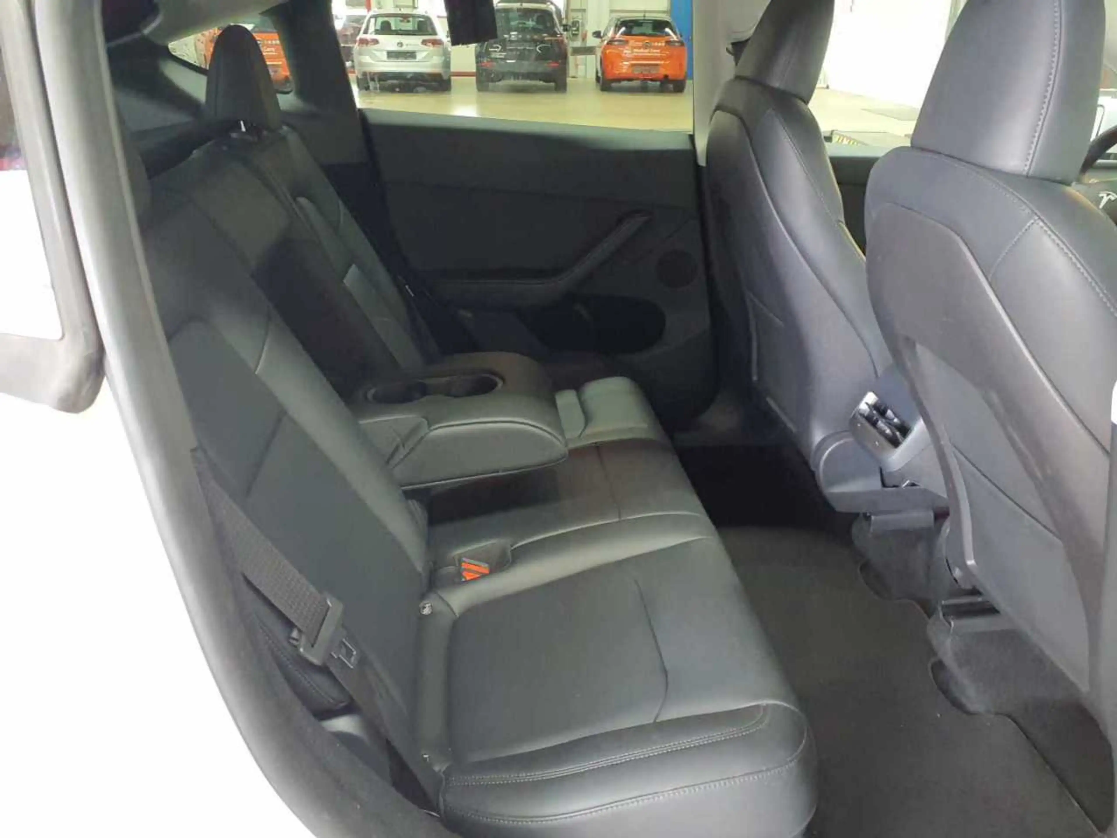 Tesla Model Y Long Range Dual Motor AWD — photo 13