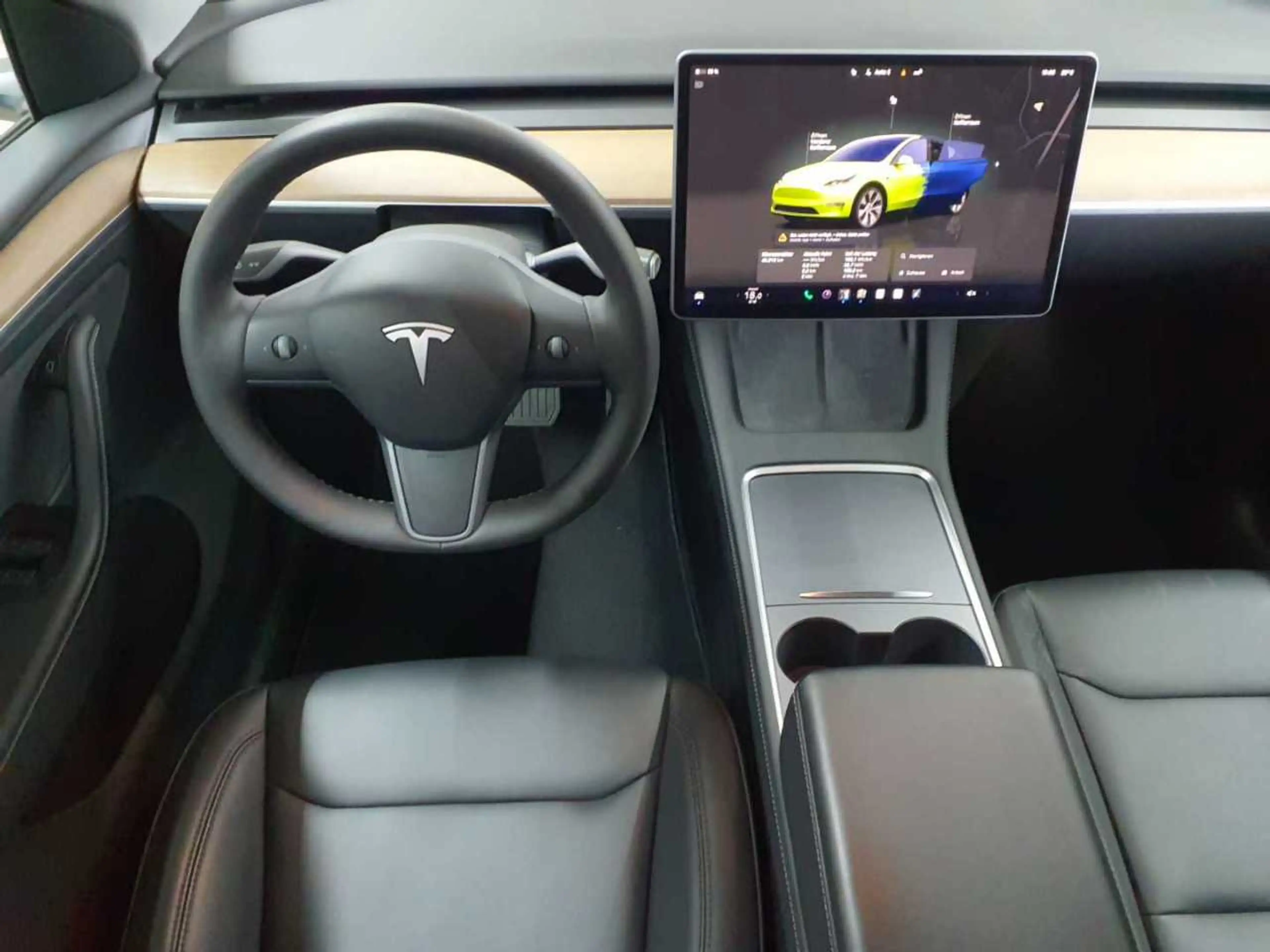 Tesla Model Y Long Range Dual Motor AWD — photo 9