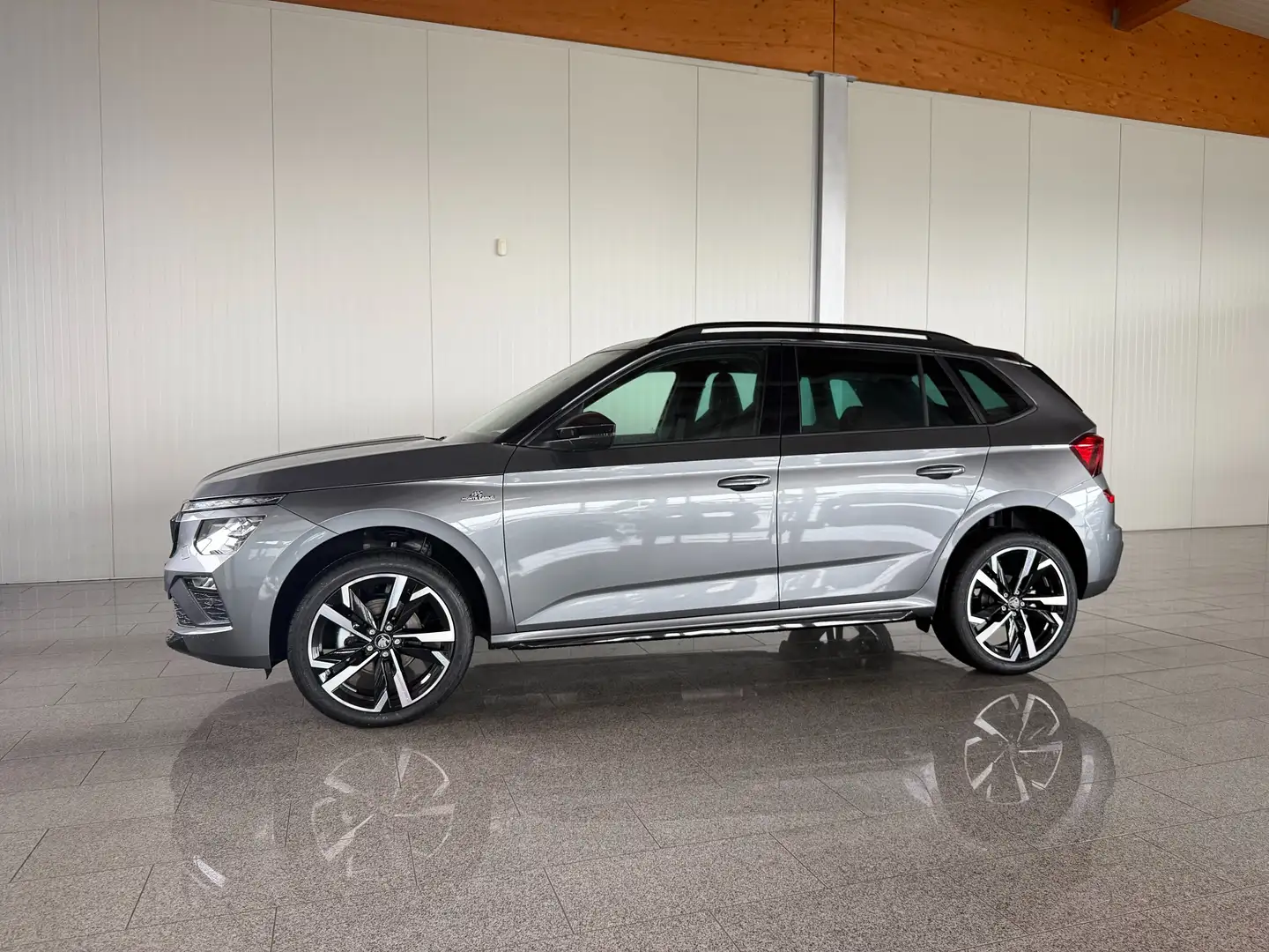 Skoda Kamiq Monte Carlo TSI DSG Grau - 1