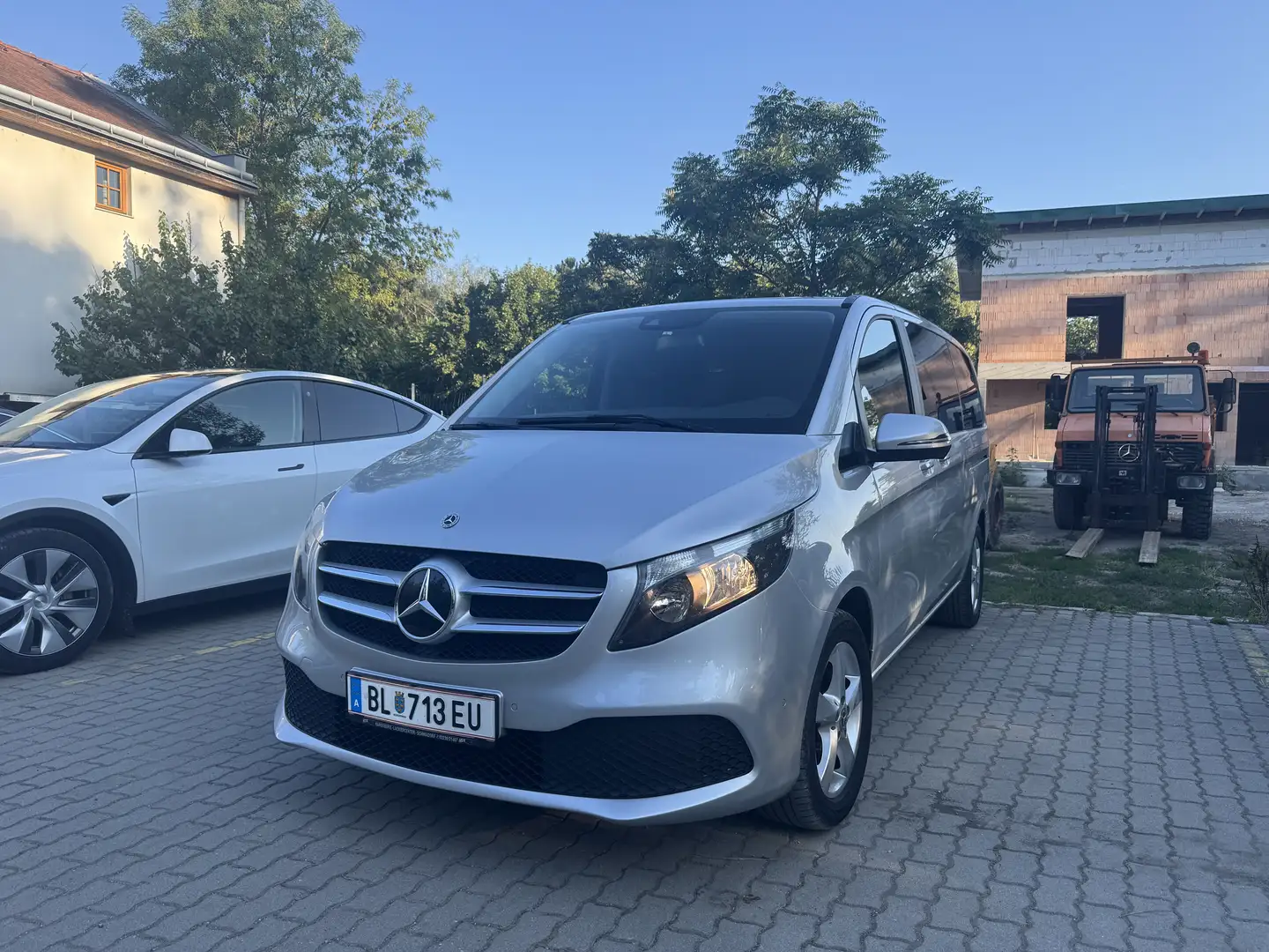 Mercedes-Benz V 220 d Kombi lang Basis Aut. - 1