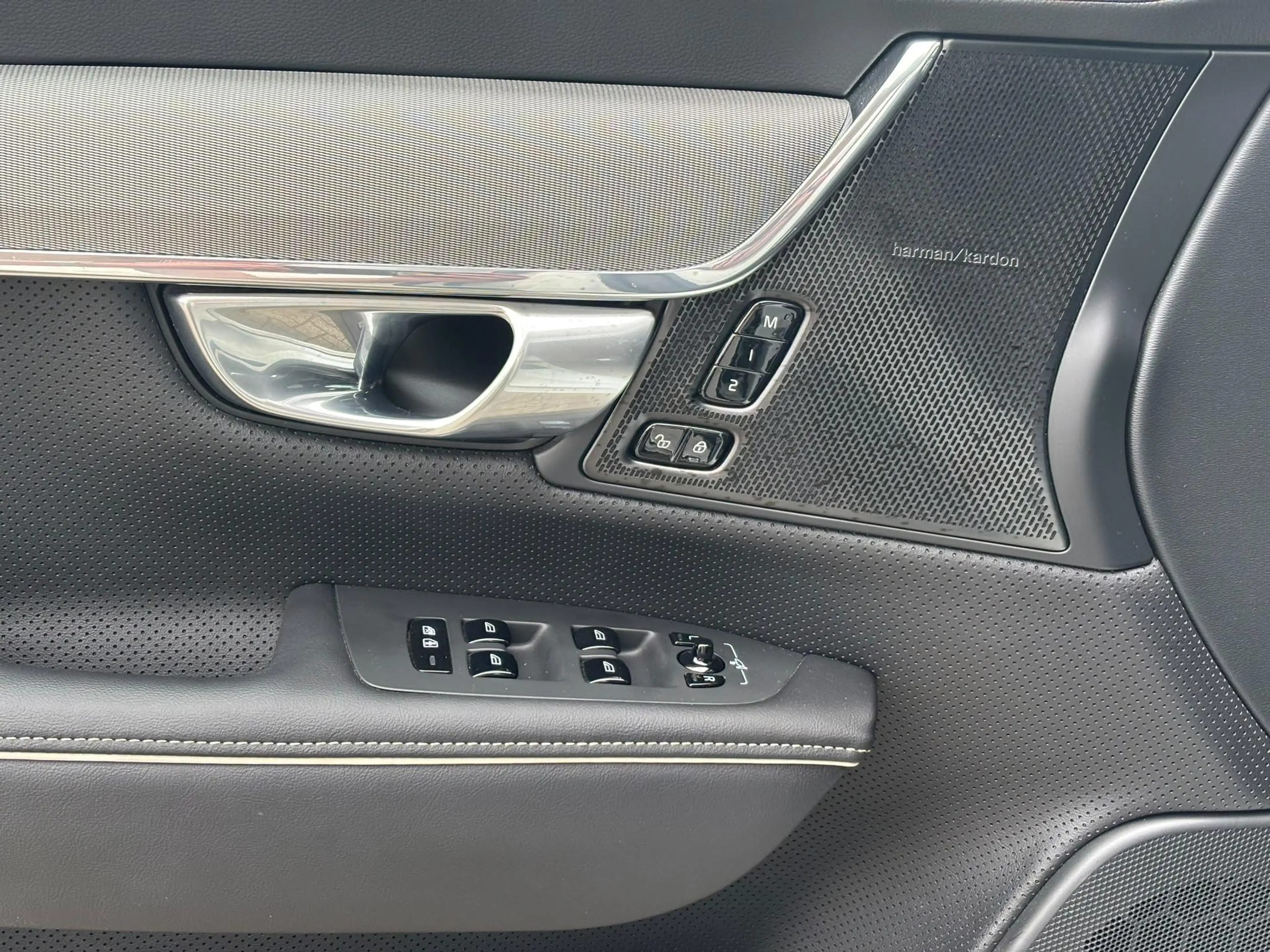 Volvo V90 2.0 T6 Plug-in hybrid AWD Plus Bright | Long Range — photo 11