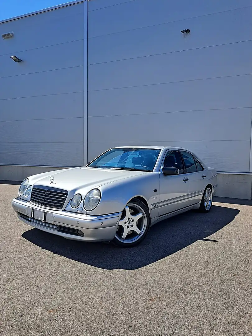 Mercedes-Benz E 55 AMG Aut. Silber - 1