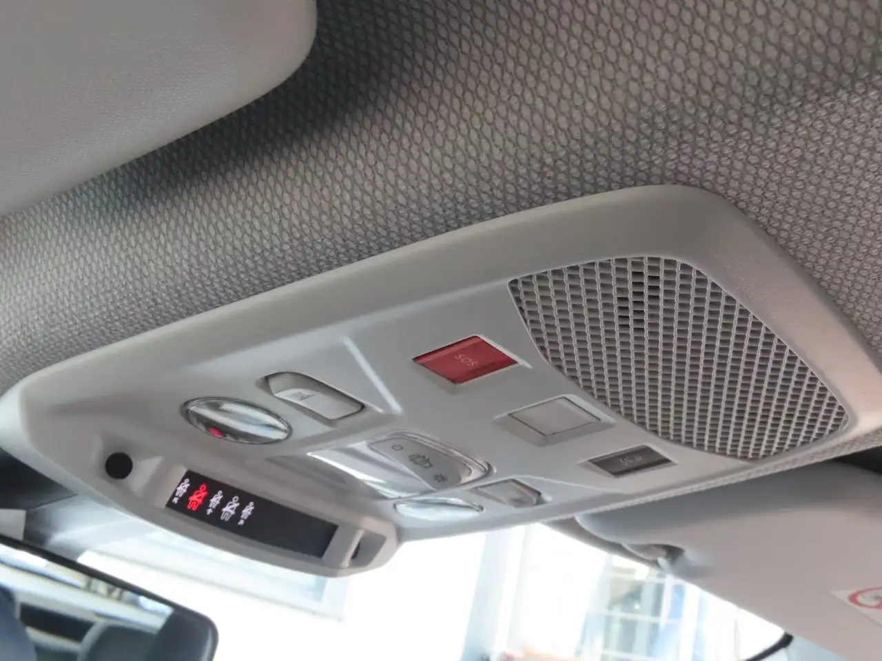 Jeep Avenger 1.2 GSE T3 GDI Klimaanlage CarPlay 24