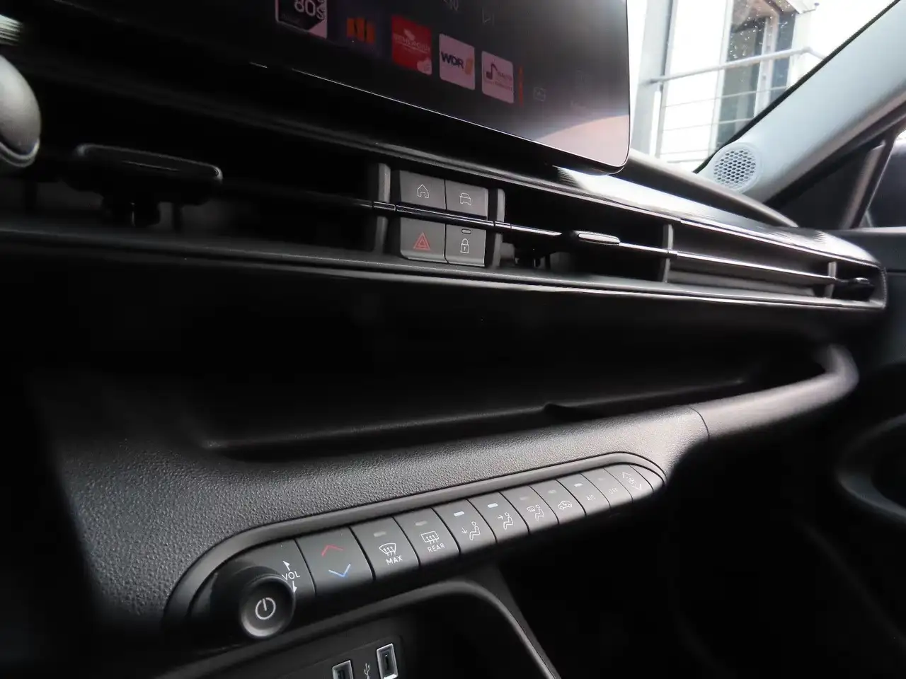 Jeep Avenger 1.2 GSE T3 GDI Klimaanlage CarPlay 19