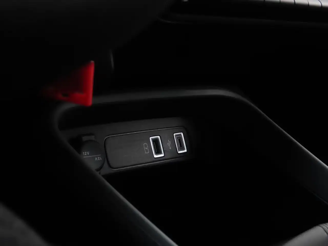 Jeep Avenger 1.2 GSE T3 GDI Klimaanlage CarPlay 20