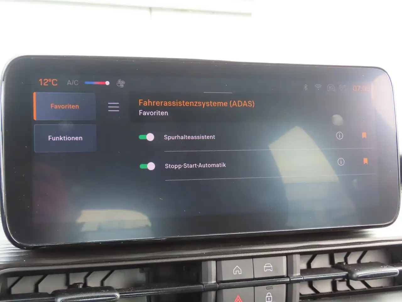 Jeep Avenger 1.2 GSE T3 GDI Klimaanlage CarPlay 15