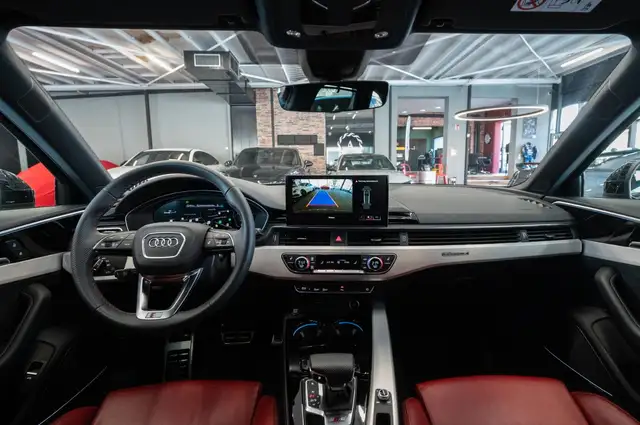 Audi S4 view 14