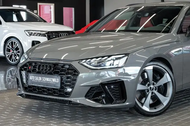 Audi S4 view 3